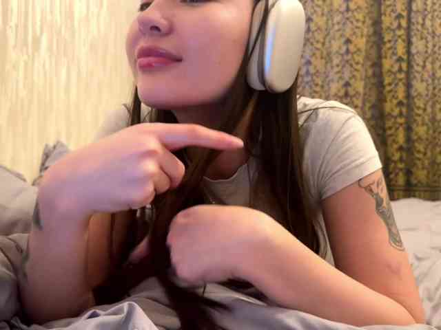LakishaYanish webcam