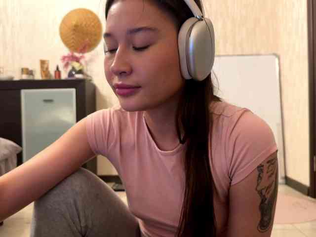 LakishaYanish webcam