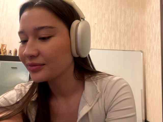 LakishaYanish webcam