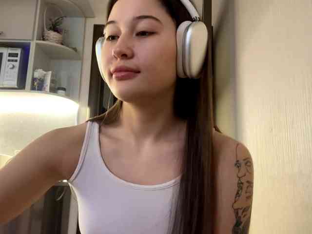 LakishaYanish webcam