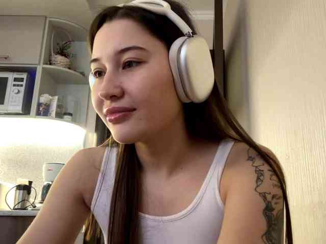 LakishaYanish webcam