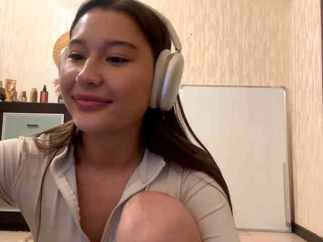 LakishaYanish webcam