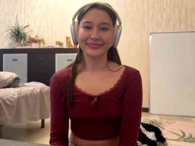 LakishaYanish webcam