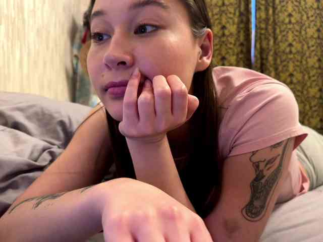 LakishaYanish webcam