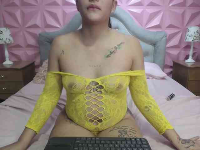 IsaWilliams webcam