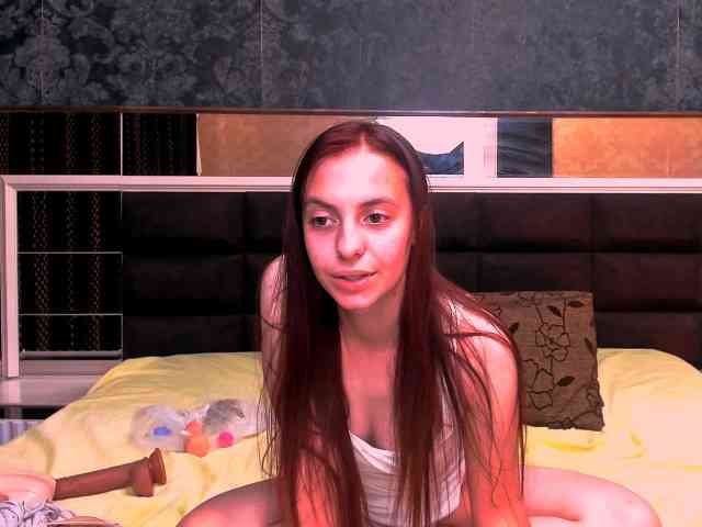 TinnyMillieXXX webcam
