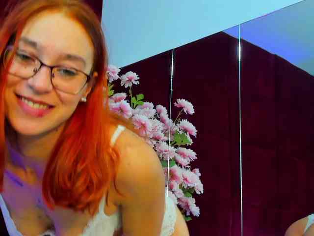 CollegeGirl69 webcam