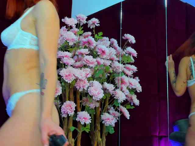 CollegeGirl69 webcam