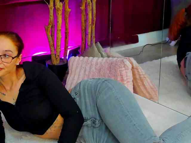 CollegeGirl69 webcam