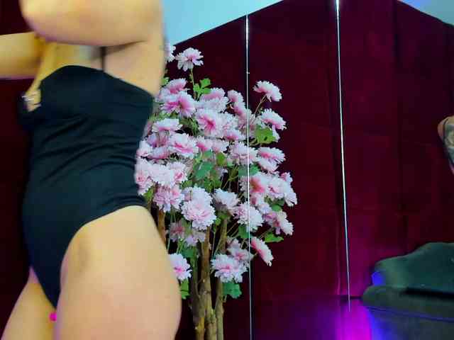 CollegeGirl69 webcam