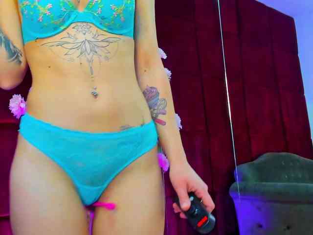 CollegeGirl69 webcam