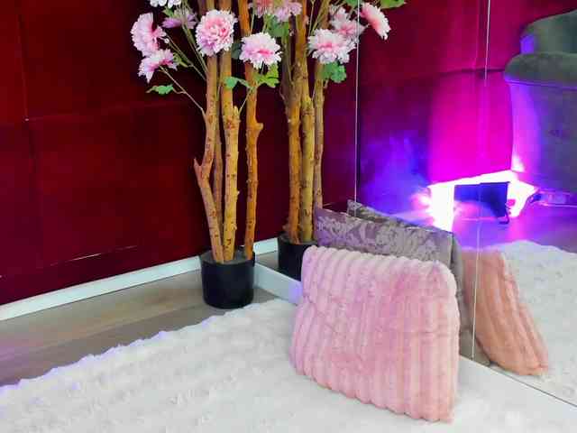 CollegeGirl69 webcam