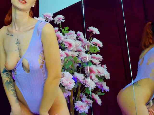 CollegeGirl69 webcam