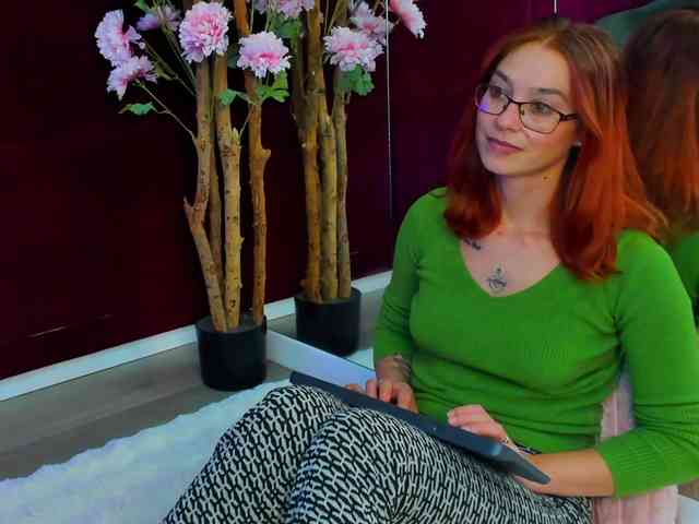 CollegeGirl69 webcam