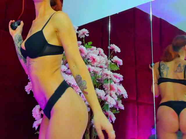 CollegeGirl69 webcam