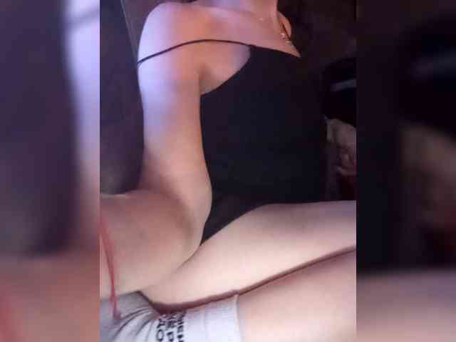 Lola-and-friends webcam