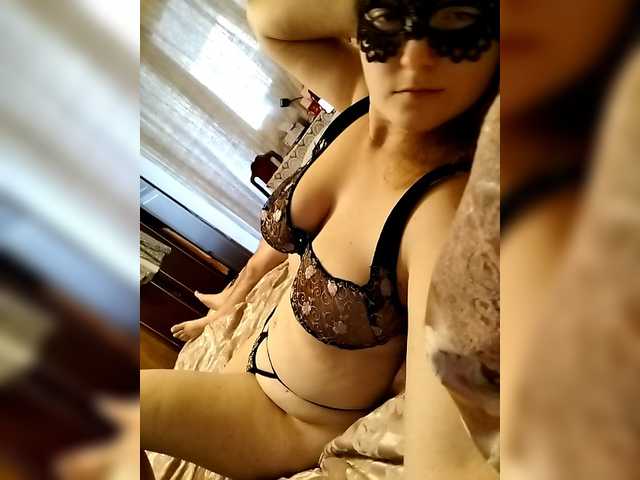 Entra en el chat con el modelo Crazycouple8 Crazycouple8