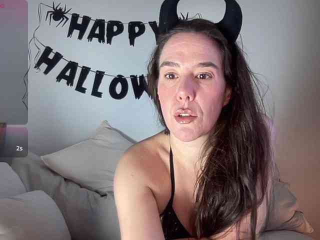 MilkHoneyLullabies webcam