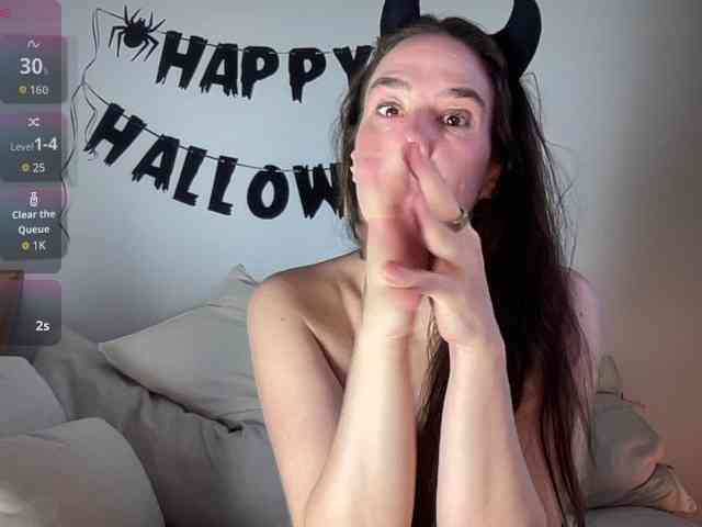 MilkHoneyLullabies webcam