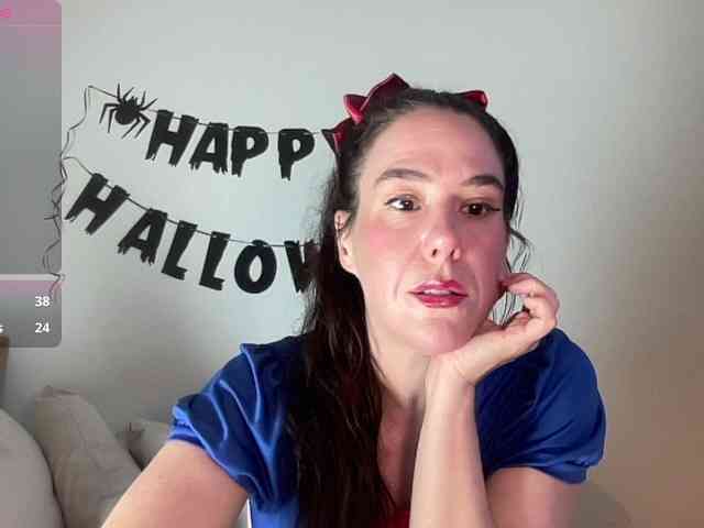 MilkHoneyLullabies webcam