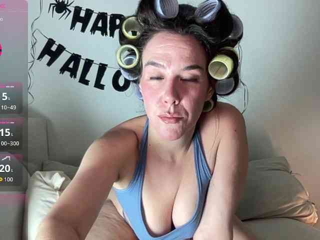 MilkHoneyLullabies webcam