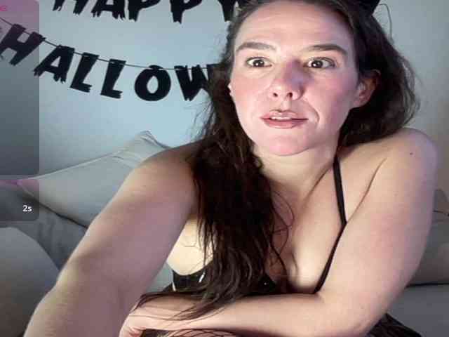MilkHoneyLullabies webcam