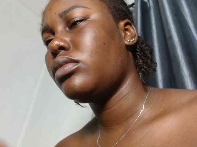 Chocoslut22 webcam