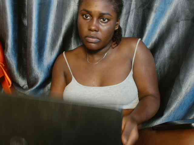 Chocoslut22 webcam