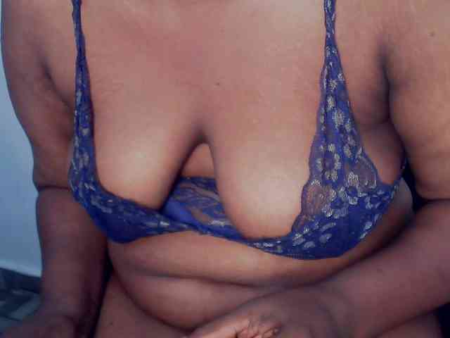 Freakyslut5 webcam