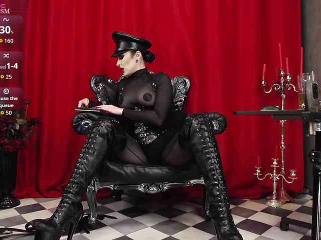 MistressVenena webcam