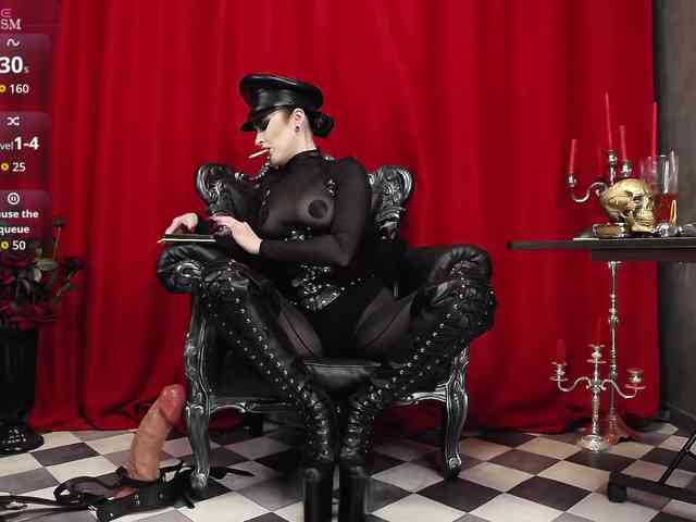 MistressVenena webcam