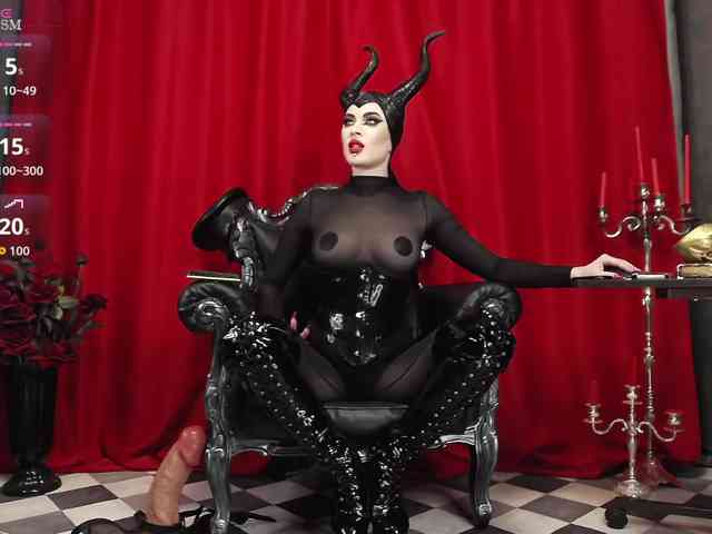 MistressVenena webcam