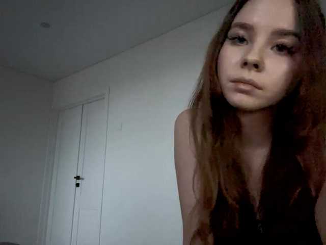 Entrez le videochat erotique avec le
modèle Lil-RO-XO Lil-RO-XO