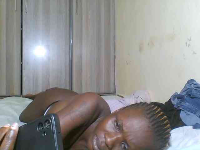 Naughtyviv webcam