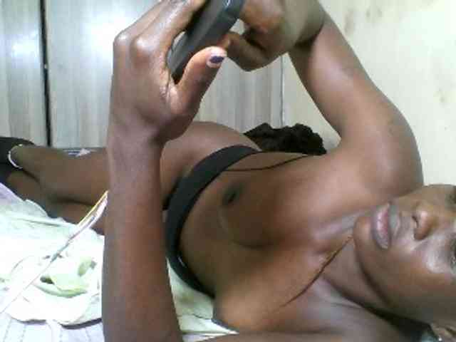 Naughtyviv webcam