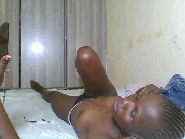 Naughtyviv webcam