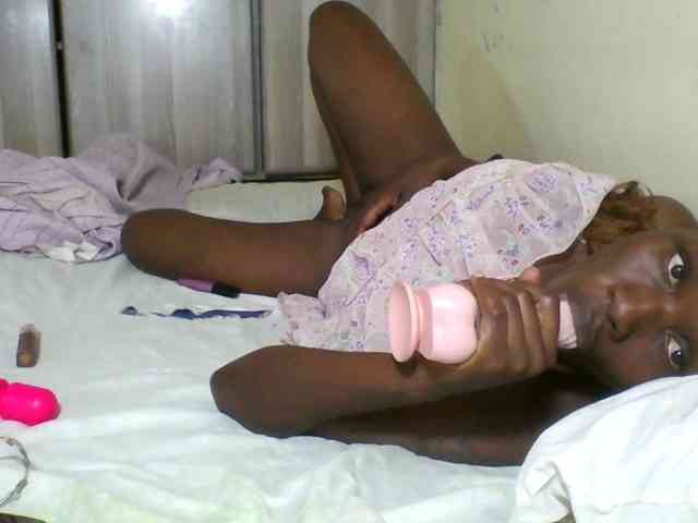 Naughtyviv webcam