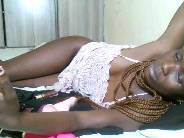 Naughtyviv webcam