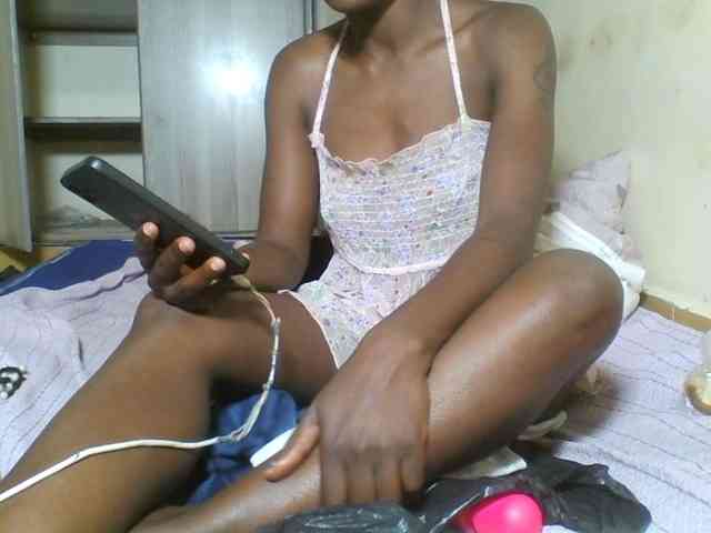 Naughtyviv webcam