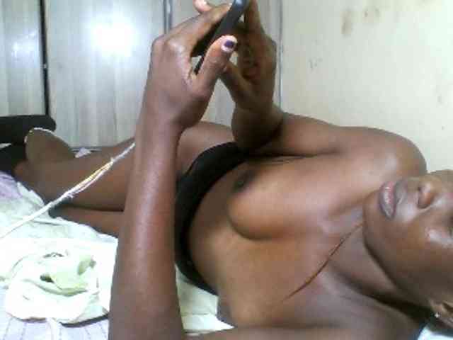 Naughtyviv webcam