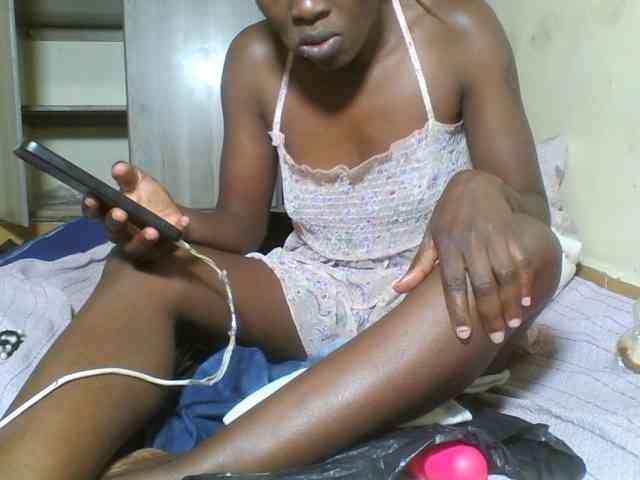 Naughtyviv webcam