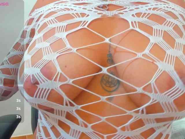 sophya-bella webcam