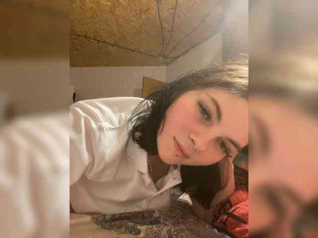 EstherClark webcam