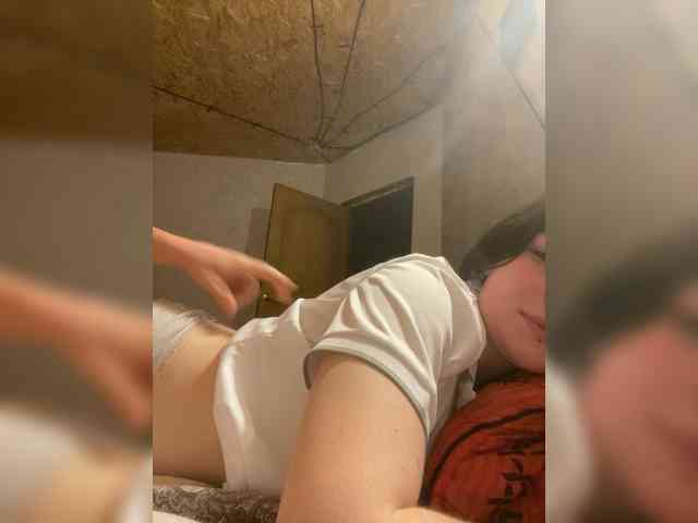 EstherClark webcam