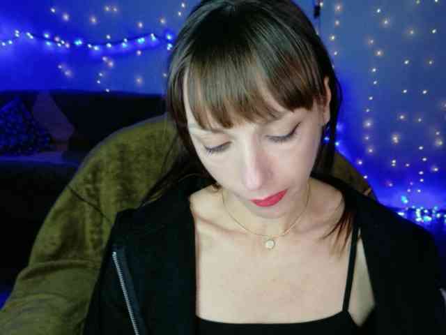 Lady-Caroline webcam