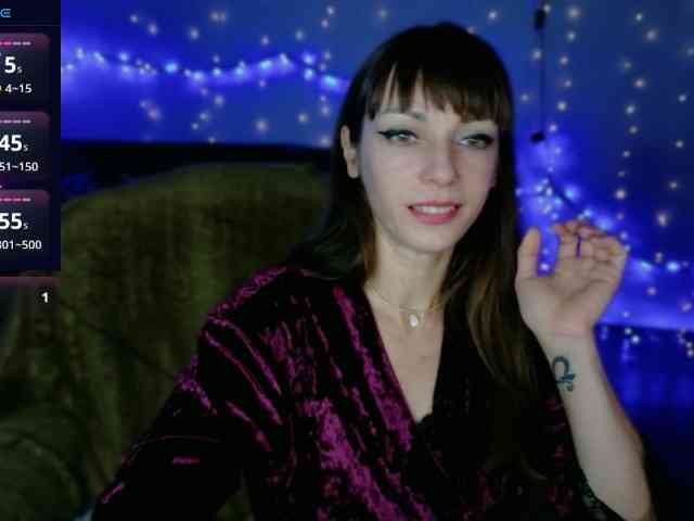 Lady-Caroline webcam