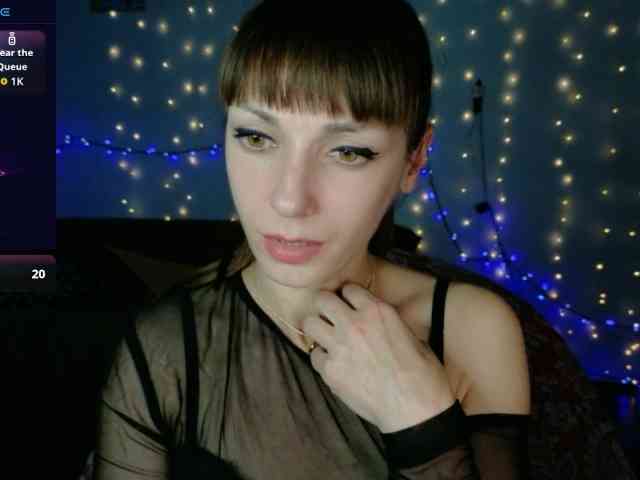 Lady-Caroline webcam
