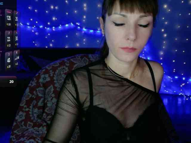 Lady-Caroline webcam