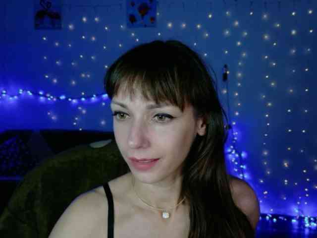 Lady-Caroline webcam