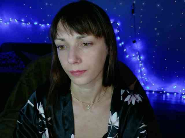 Lady-Caroline webcam